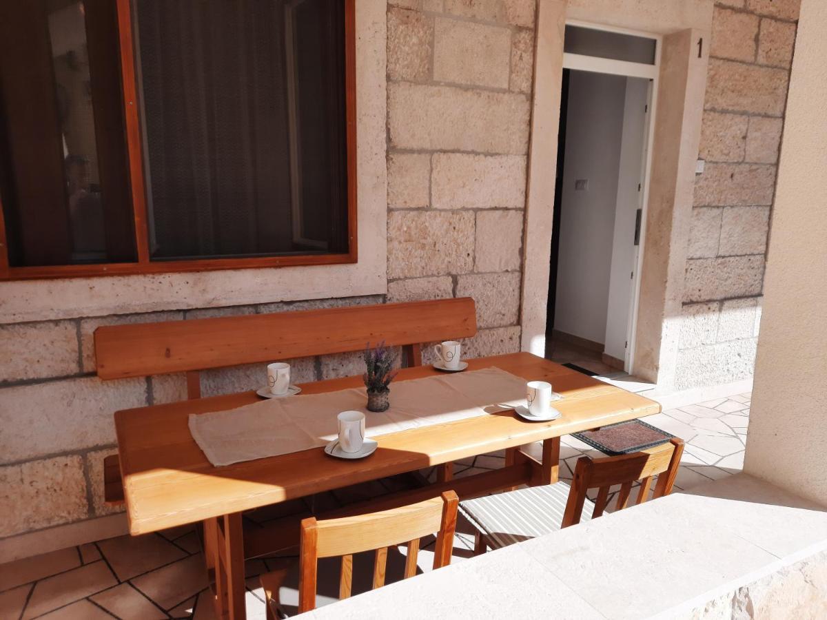 Apartments Villa Beba Komiža Zewnętrze zdjęcie