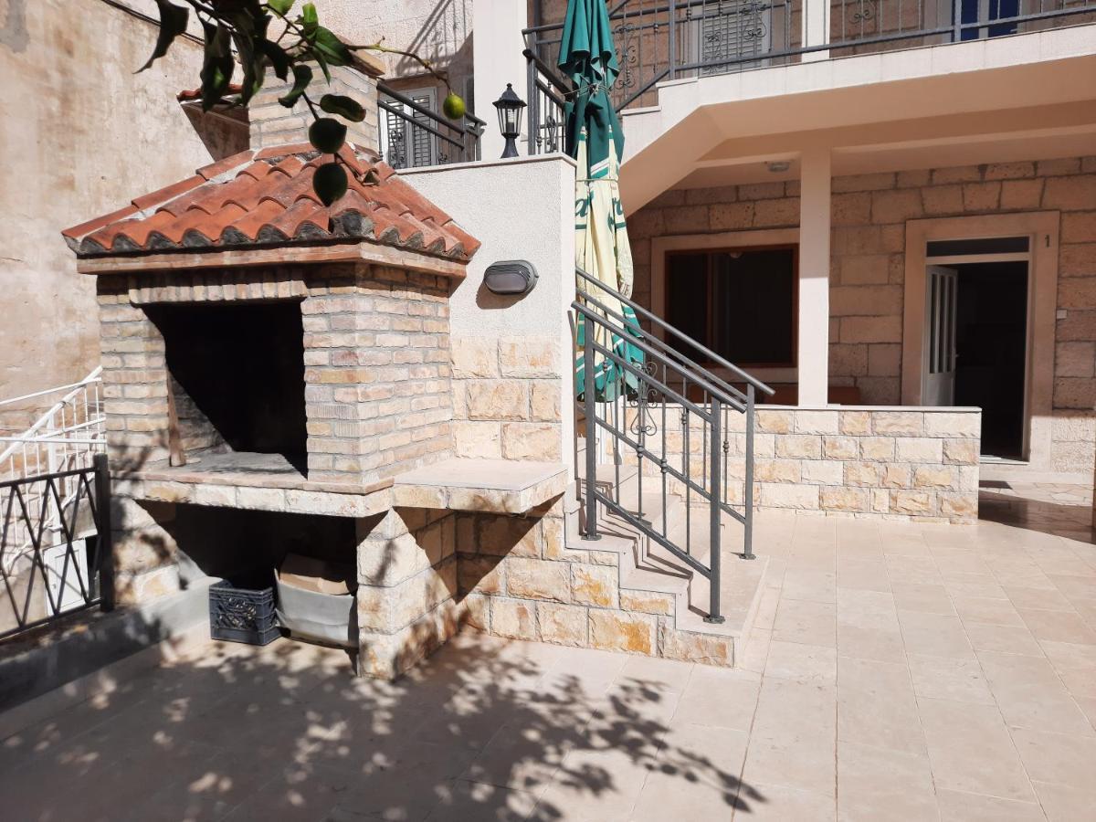 Apartments Villa Beba Komiža Zewnętrze zdjęcie