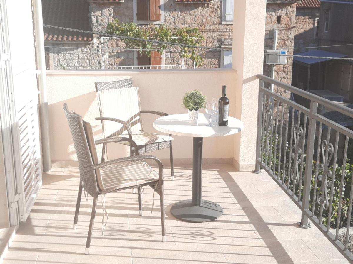 Apartments Villa Beba Komiža Zewnętrze zdjęcie