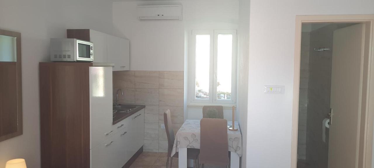 Apartments Villa Beba Komiža Zewnętrze zdjęcie