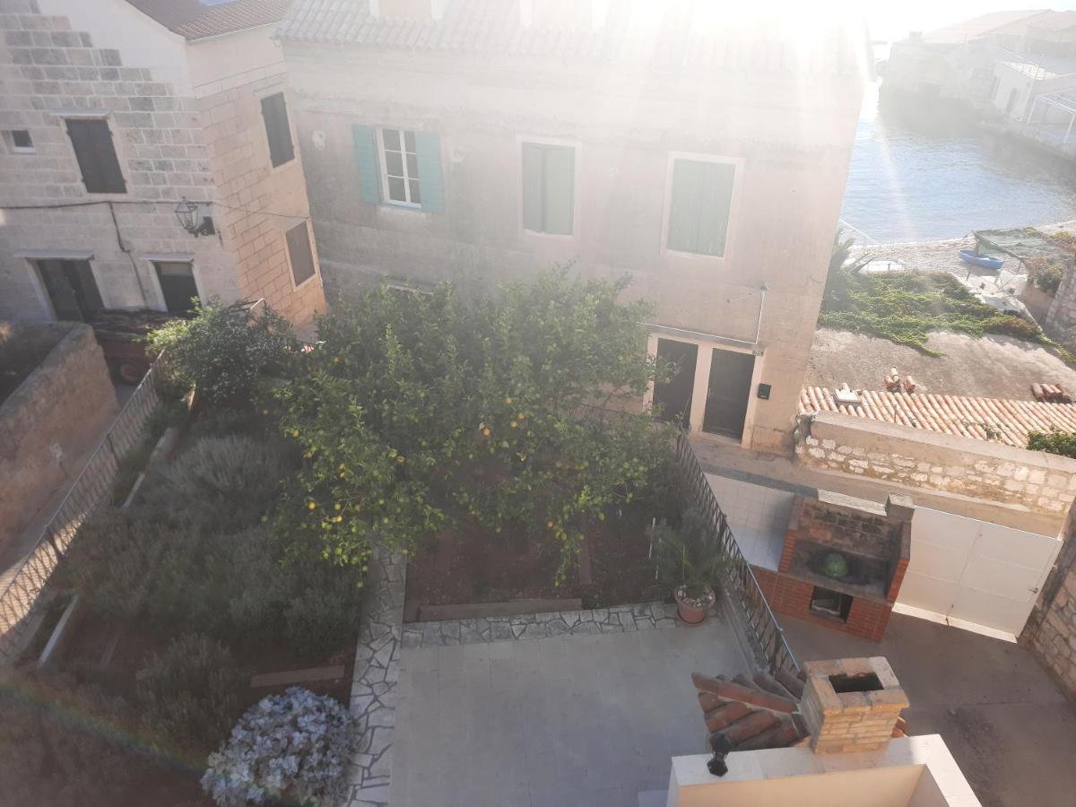 Apartments Villa Beba Komiža Zewnętrze zdjęcie