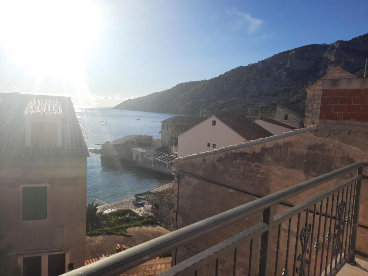 Apartments Villa Beba Komiža Zewnętrze zdjęcie