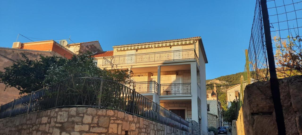 Apartments Villa Beba Komiža Zewnętrze zdjęcie