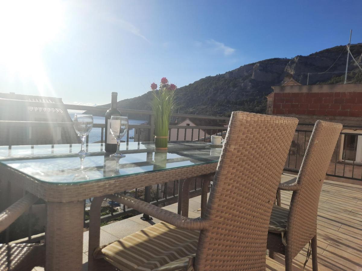 Apartments Villa Beba Komiža Zewnętrze zdjęcie