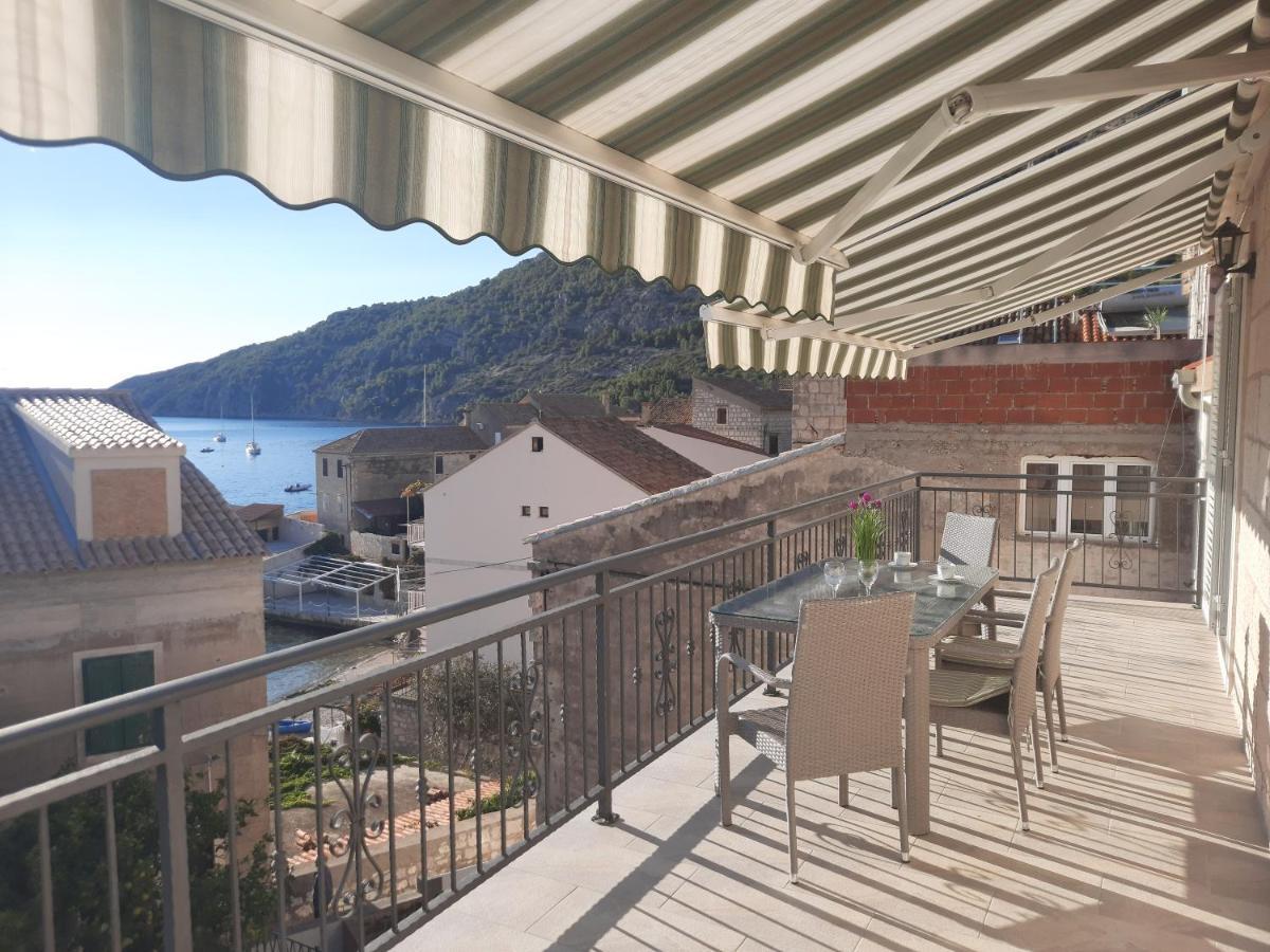 Apartments Villa Beba Komiža Zewnętrze zdjęcie