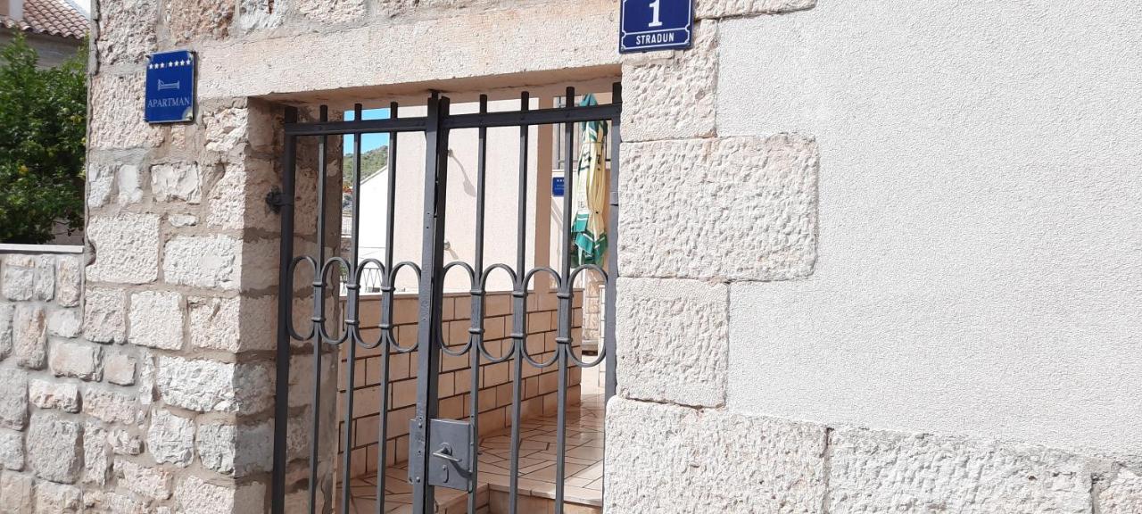 Apartments Villa Beba Komiža Zewnętrze zdjęcie